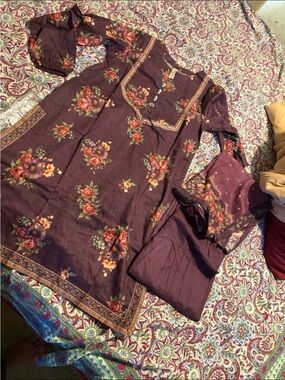 Bin saeed lawn shalwar khameez set size small